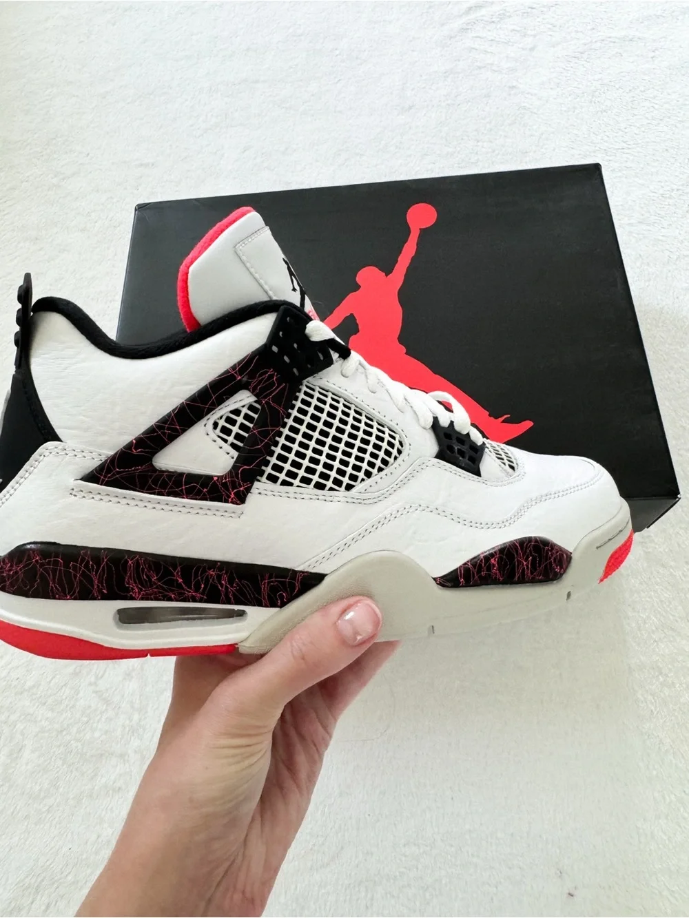 Jordan 4 Retro Pale Citron Bright Crimson White Black 2019 release size 8.5